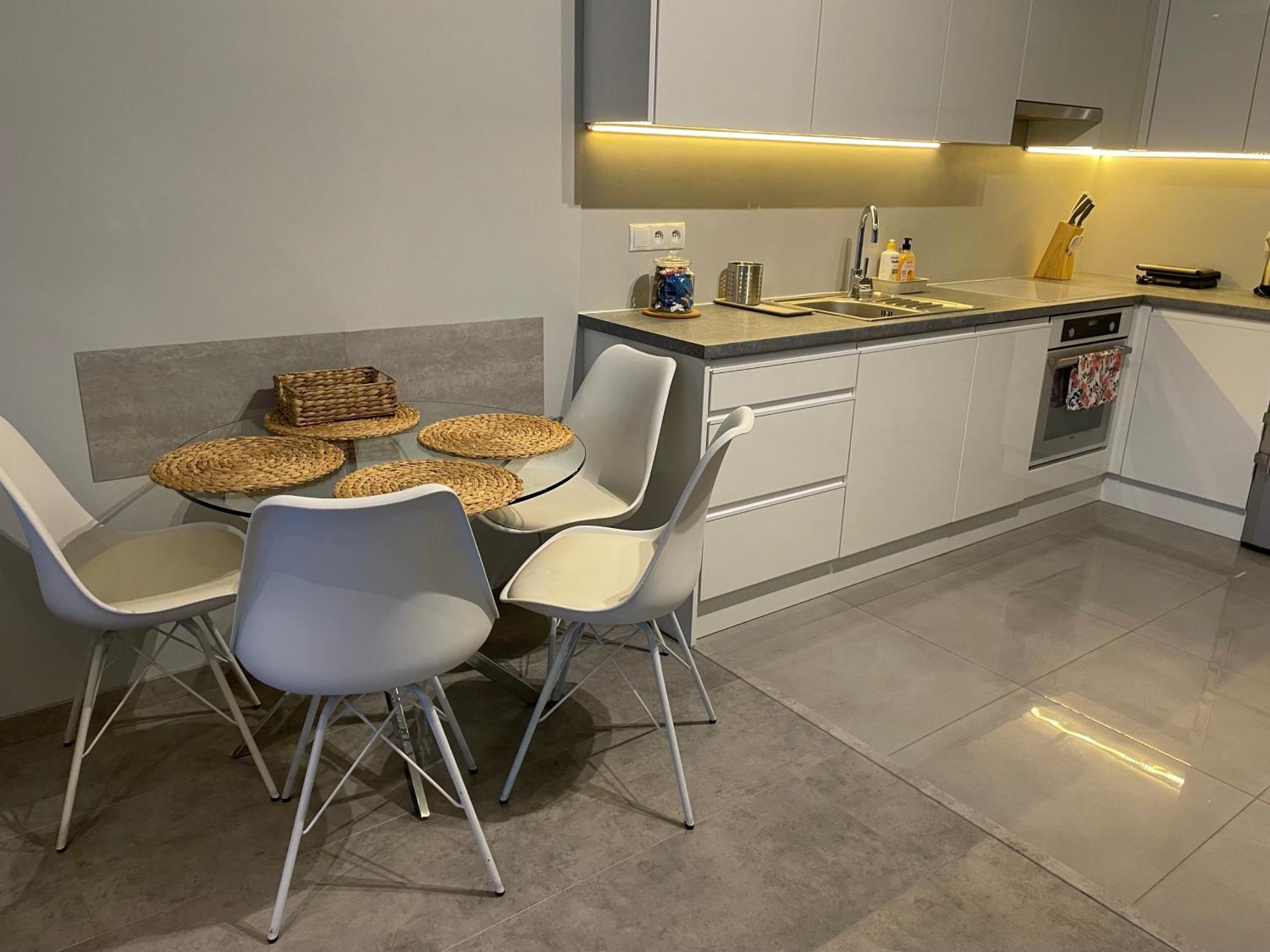 Wenecjanska Comfort Apartment, Free Parking, Self Check-In 24H Poznan Ngoại thất bức ảnh