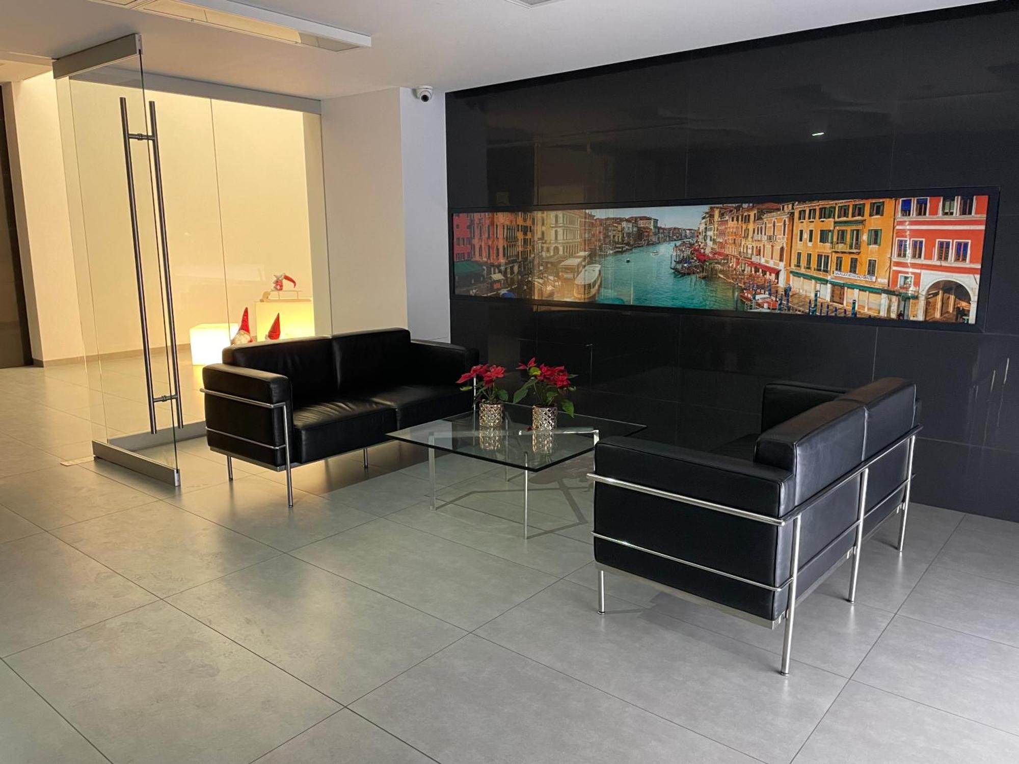 Wenecjanska Comfort Apartment, Free Parking, Self Check-In 24H Poznan Ngoại thất bức ảnh